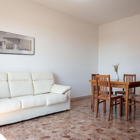 Dehomes - One Bedroom, City View, Balcony, Wi-Fi & Netflix, Treno-Bus To Centre Corsico Esterno foto